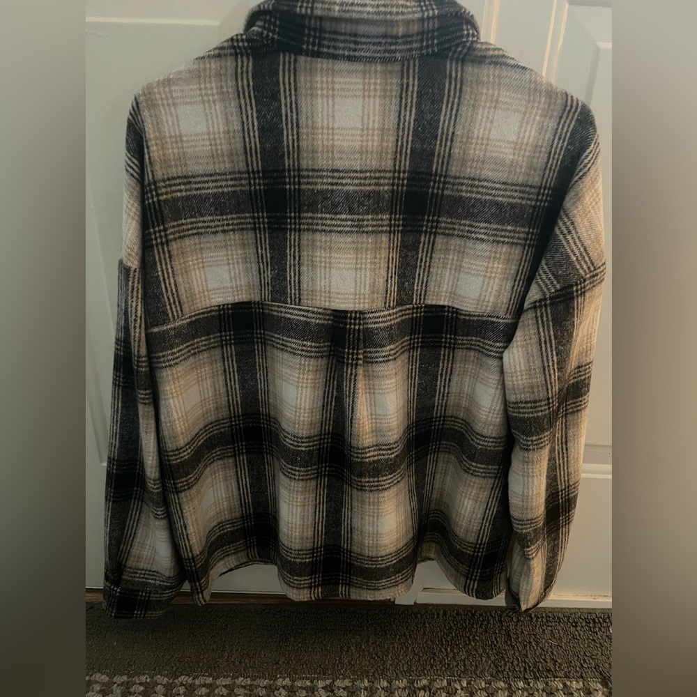 Shacket - Picture 2 of 2